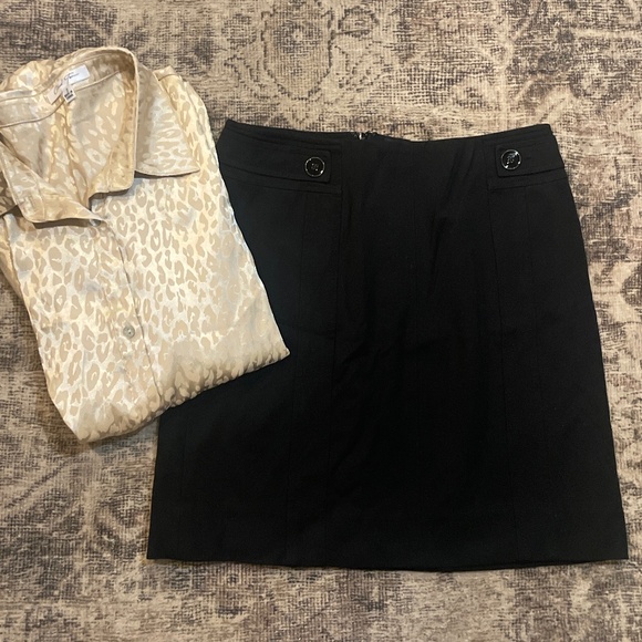 White House Black Market Dresses & Skirts - White House Black Market Black Mini Skirt Size 0